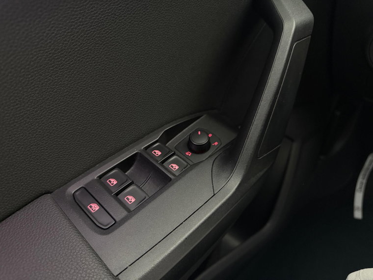 Vehicle Image 24