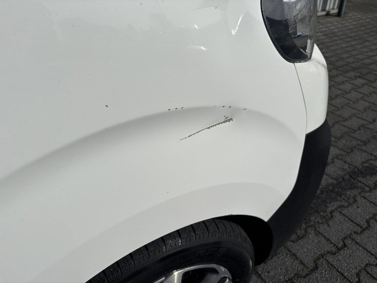 Vehicle Image 35