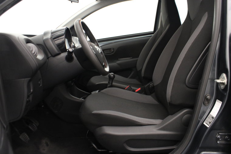 Vehicle Image 11