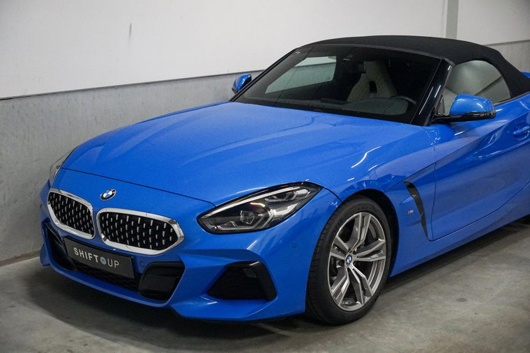 Vehicle Image 25