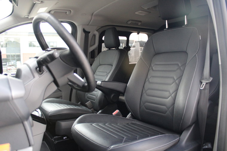 Vehicle Image 16