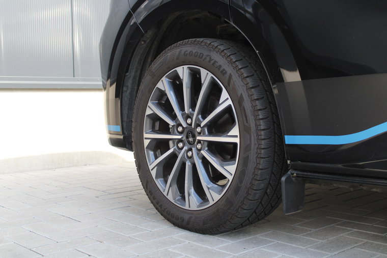Vehicle Image 11