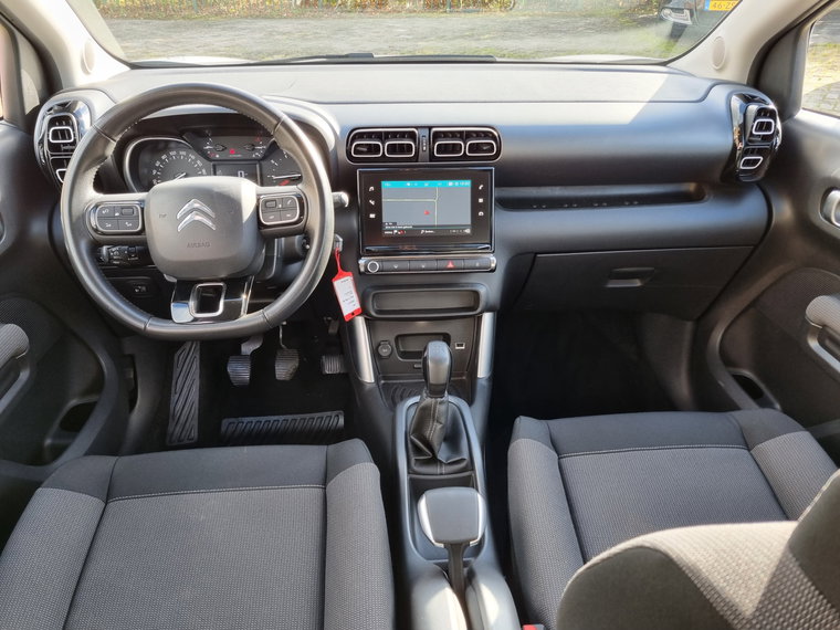 Vehicle Image 18