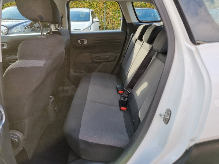 Vehicle Image 21
