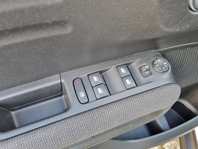 Vehicle Image 22
