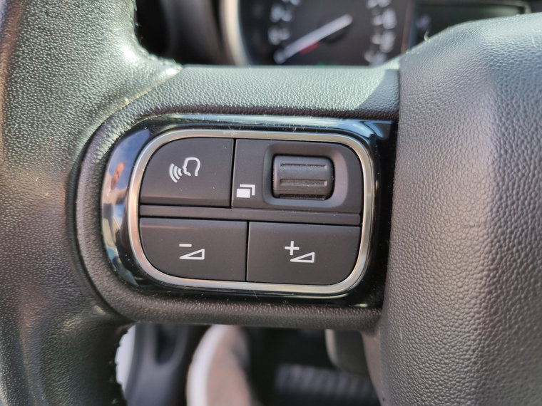 Vehicle Image 24