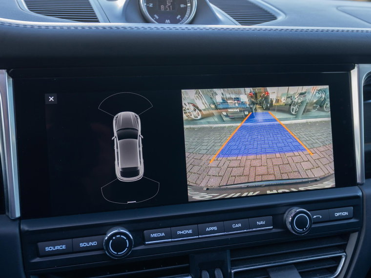 Vehicle Image 22