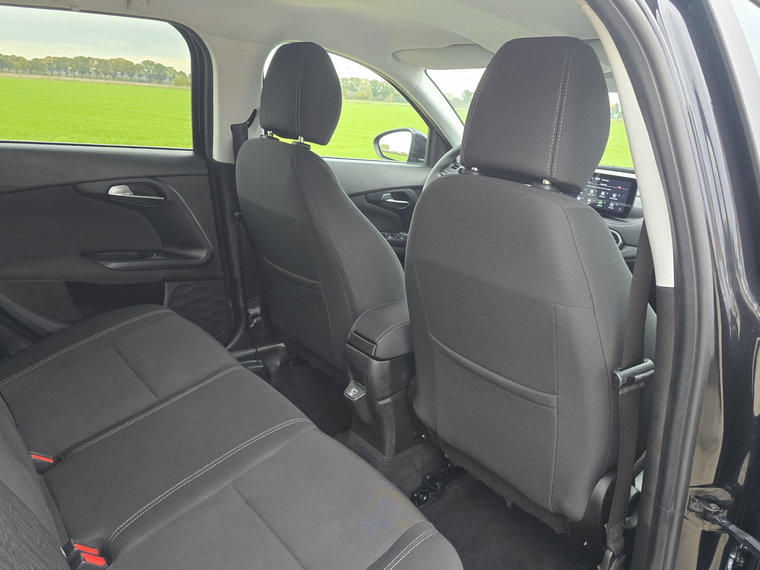 Vehicle Image 32