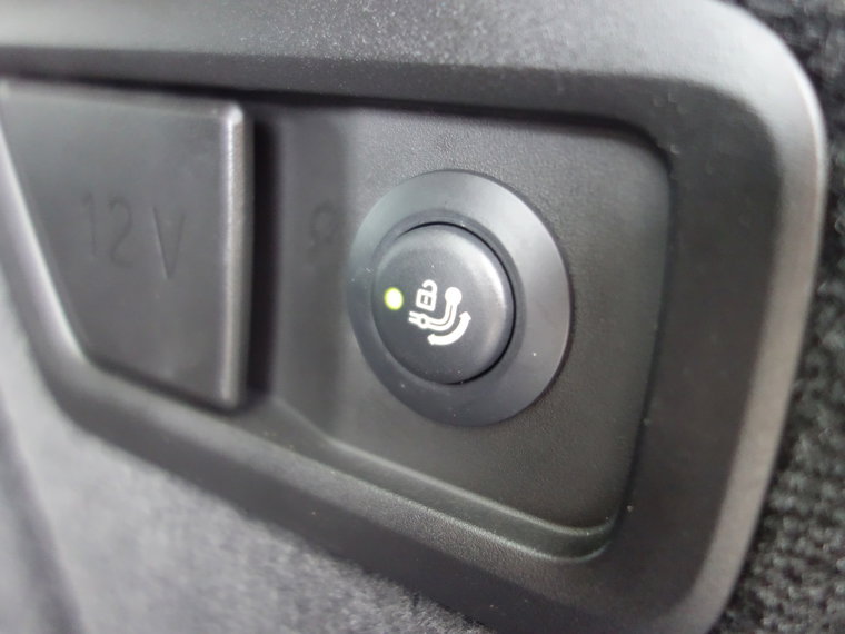 Vehicle Image 32