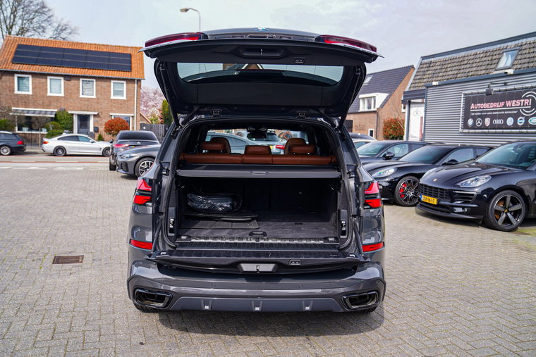 Vehicle Image 36