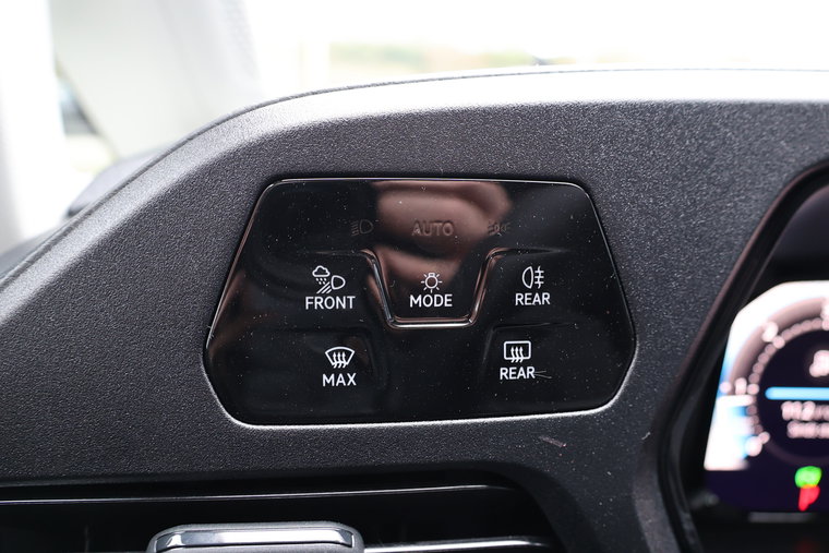 Vehicle Image 33
