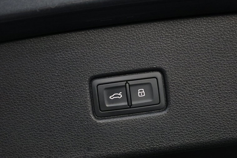 Vehicle Image 28