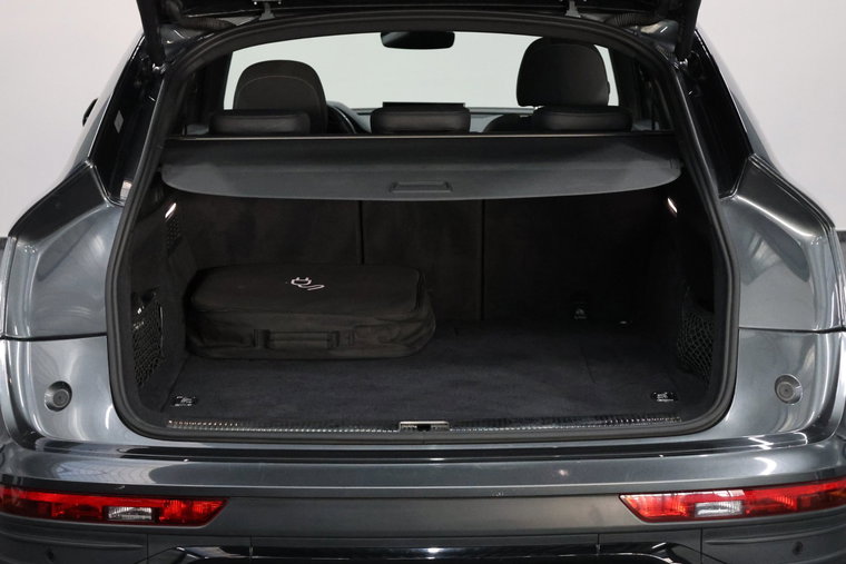 Vehicle Image 32