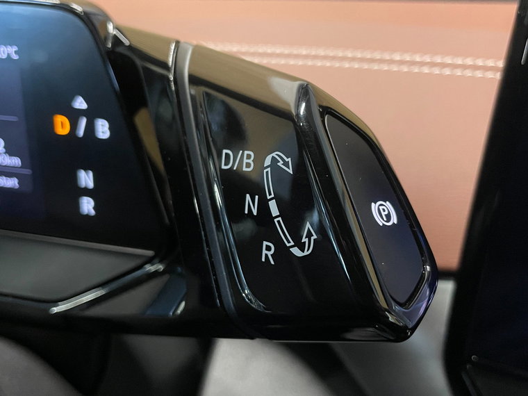 Vehicle Image 38