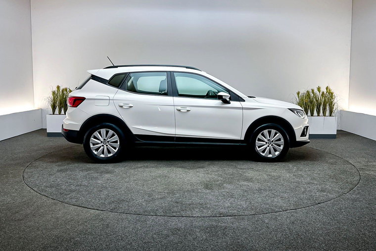 Vehicle Image 8