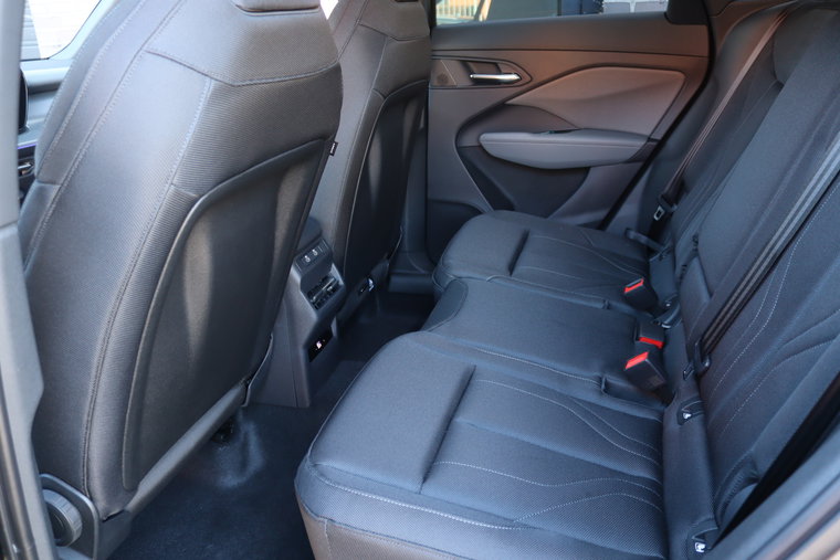 Vehicle Image 38