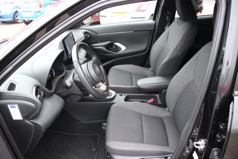 Vehicle Image 9