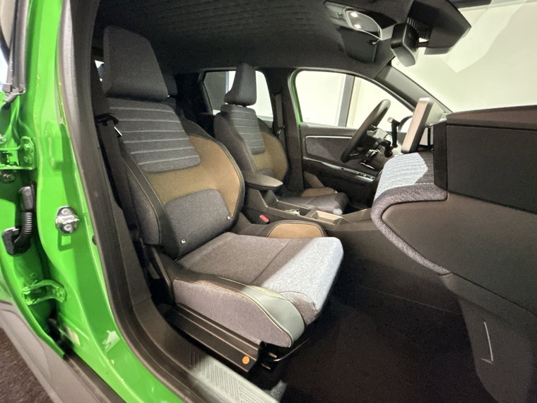 Vehicle Image 22