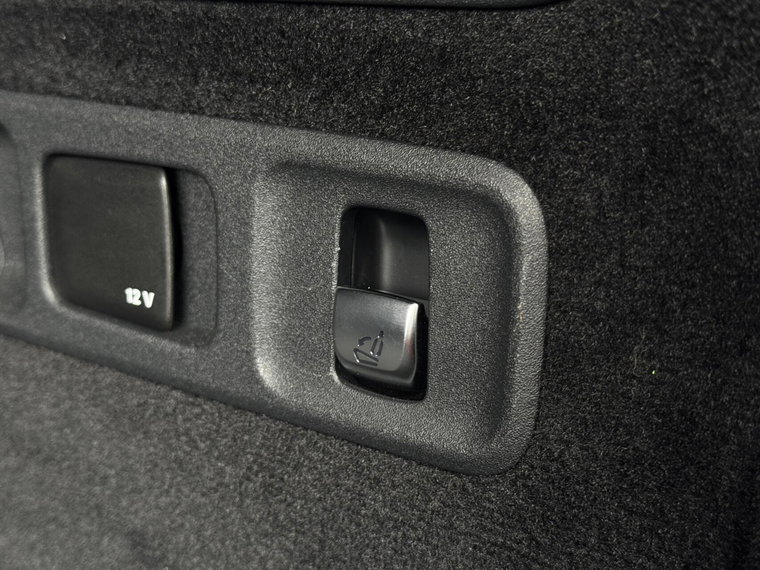 Vehicle Image 52