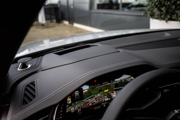 Vehicle Image 13