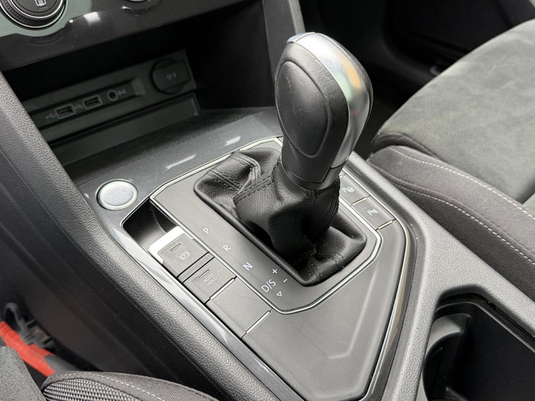 Vehicle Image 32