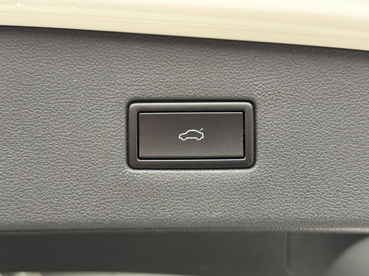 Vehicle Image 52