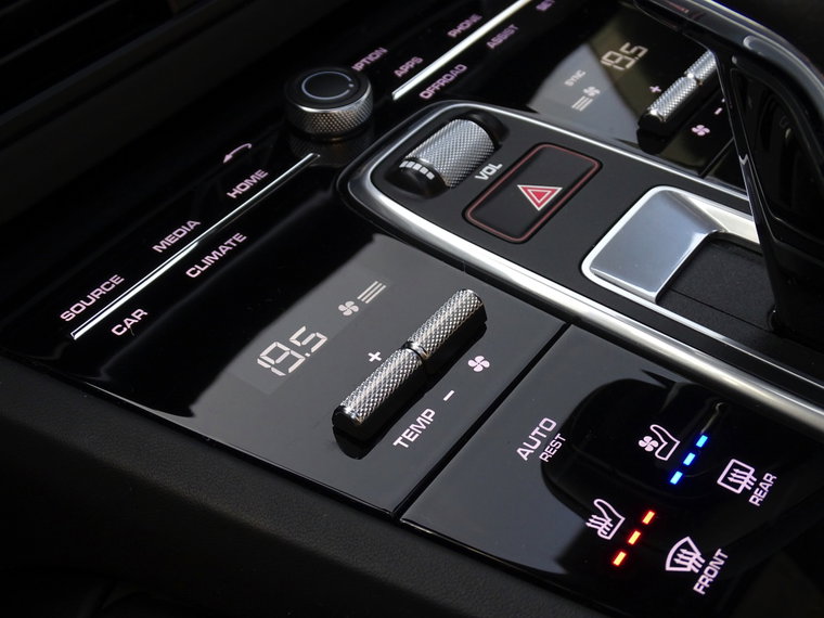 Vehicle Image 40