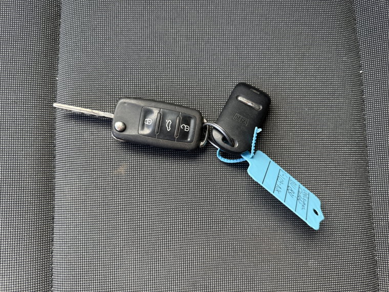 Vehicle Image 32