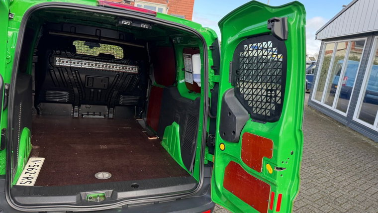 Vehicle Image 13