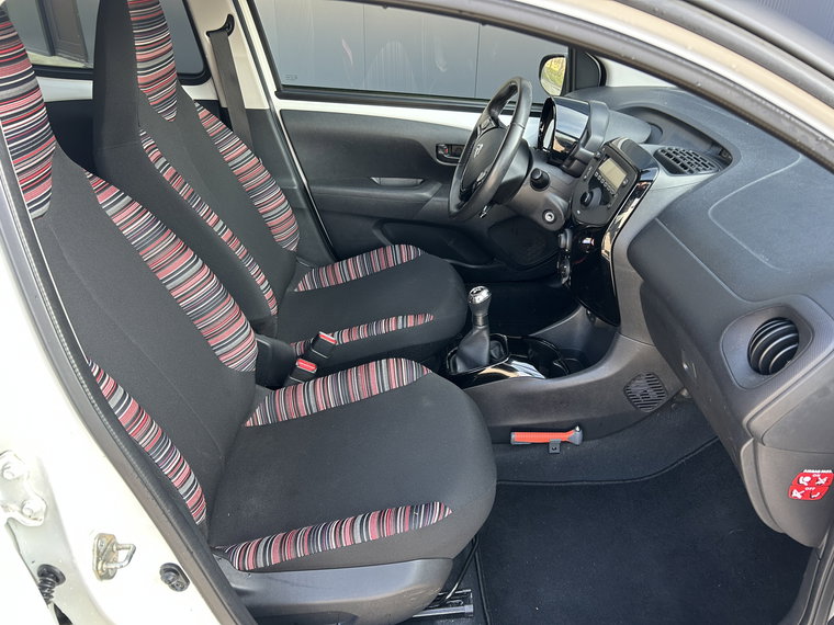 Vehicle Image 15