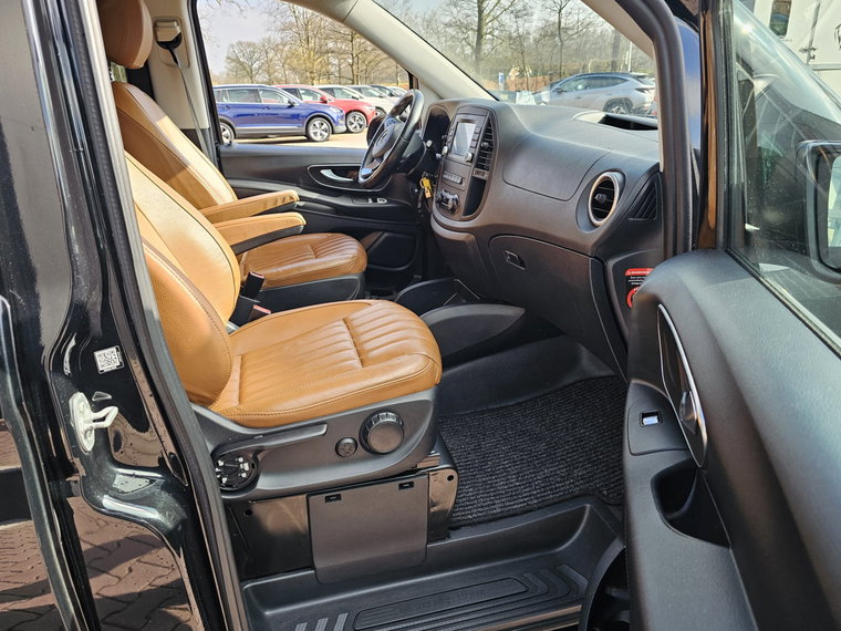 Vehicle Image 26