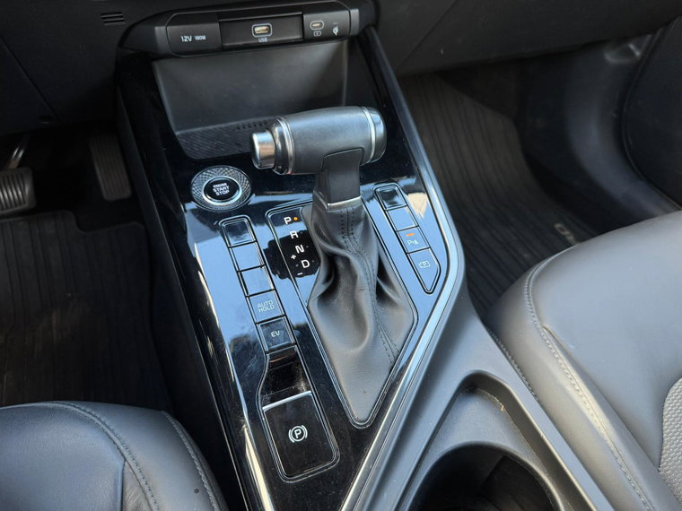 Vehicle Image 24