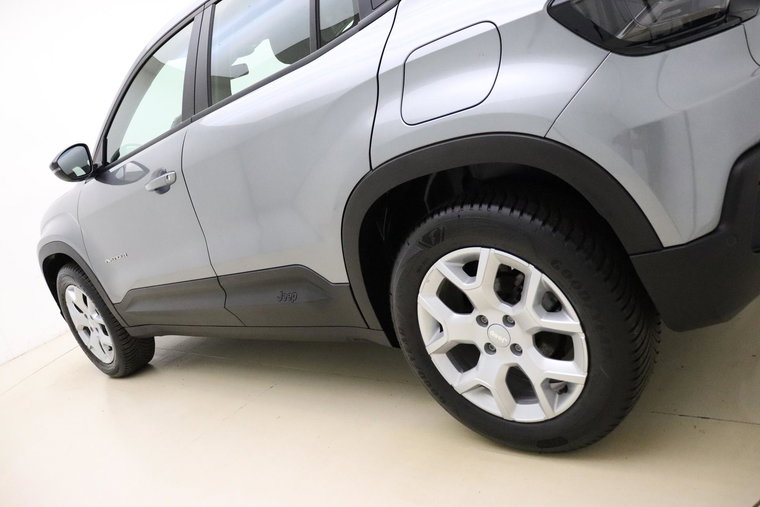 Vehicle Image 18