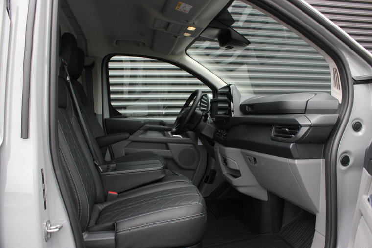 Vehicle Image 33