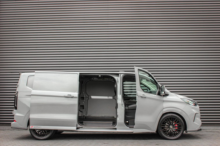 Vehicle Image 8