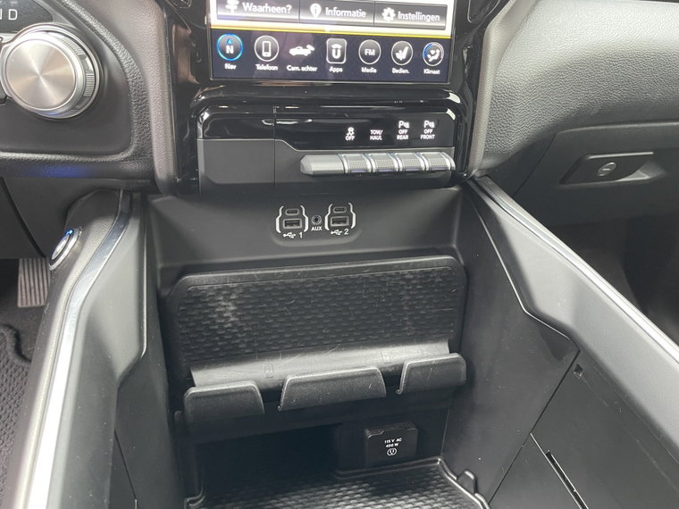 Vehicle Image 32