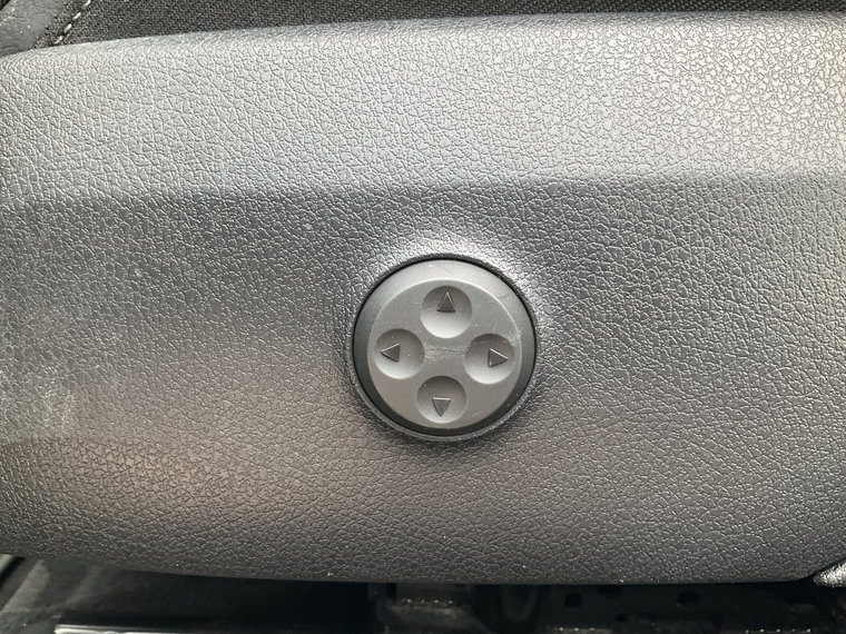 Vehicle Image 38