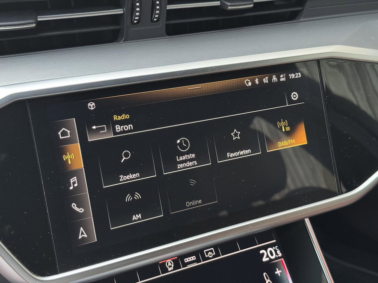 Vehicle Image 19