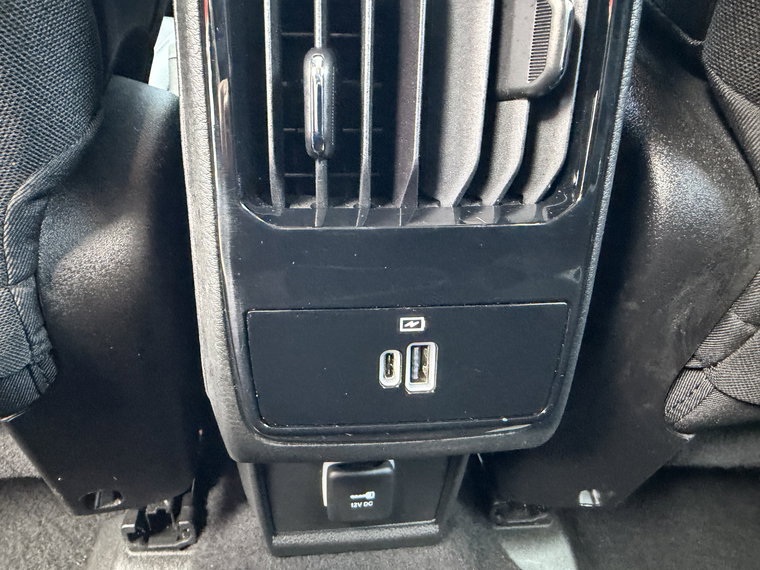 Vehicle Image 29