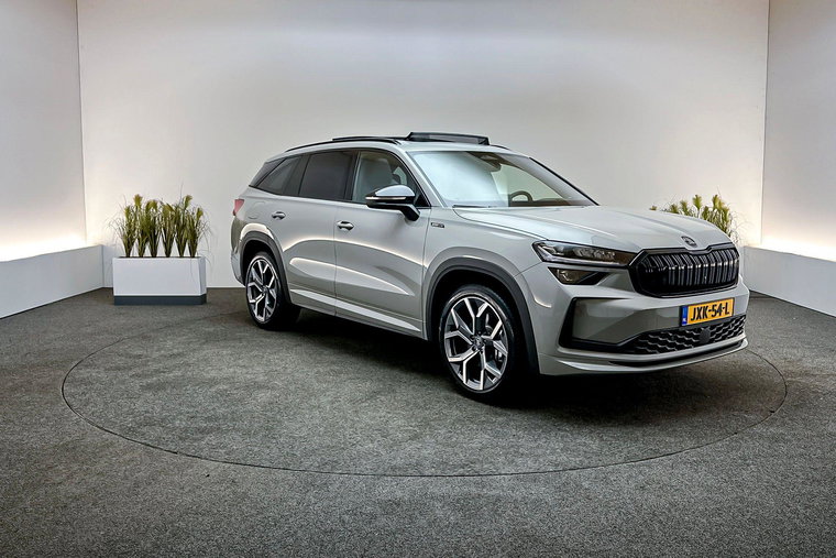 Vehicle Image 5