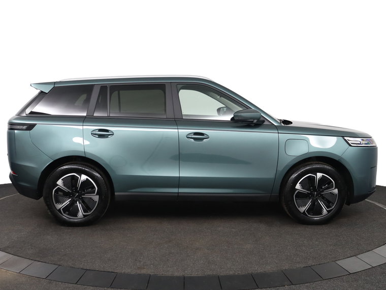 Vehicle Image 10