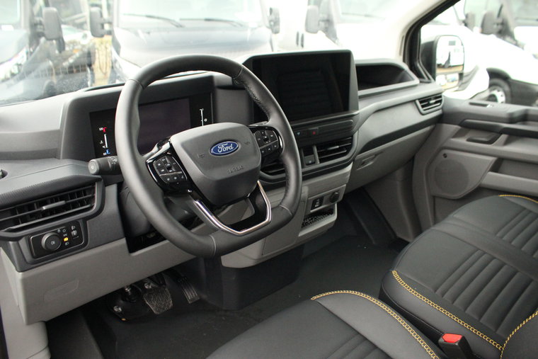 Vehicle Image 15