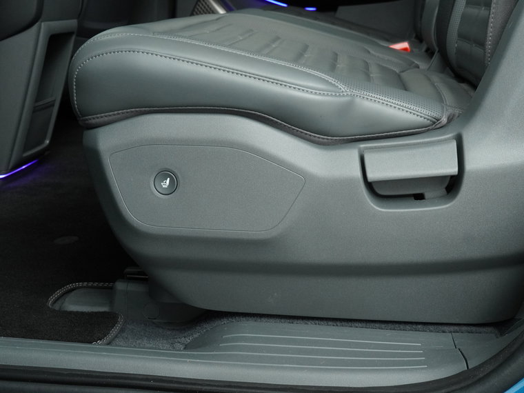 Vehicle Image 33