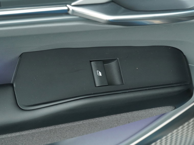 Vehicle Image 34