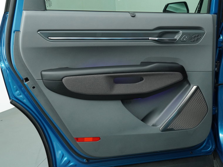 Vehicle Image 35
