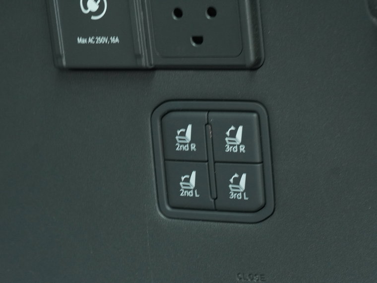 Vehicle Image 40