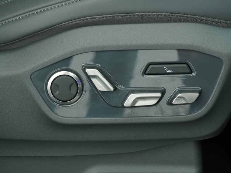 Vehicle Image 45