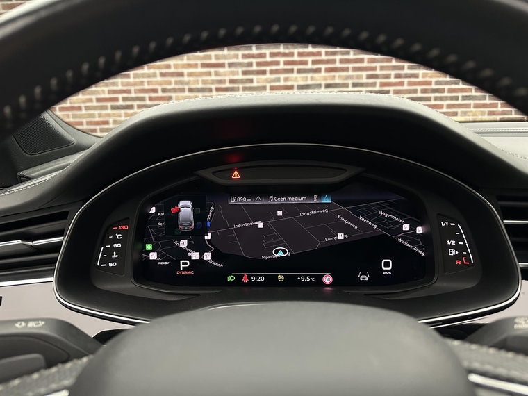 Vehicle Image 38