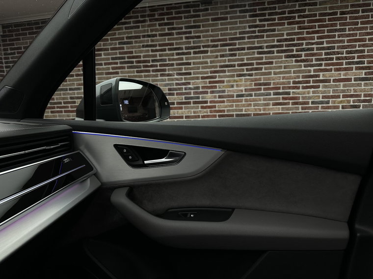 Vehicle Image 42