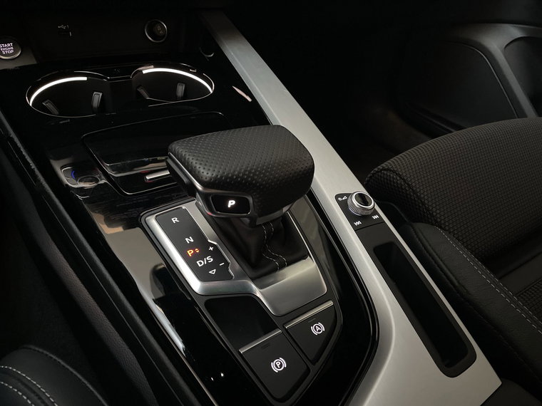 Vehicle Image 19